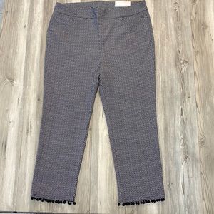NWT!! Chico’s SO SLIMMING Brigitte crop pants w/Pom Pom trim
